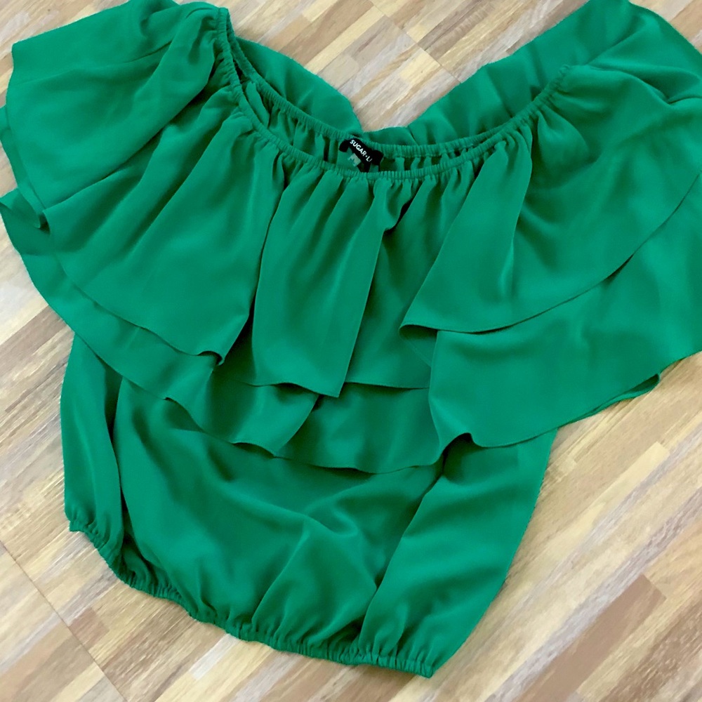 Fun green top! Great for out on the town.